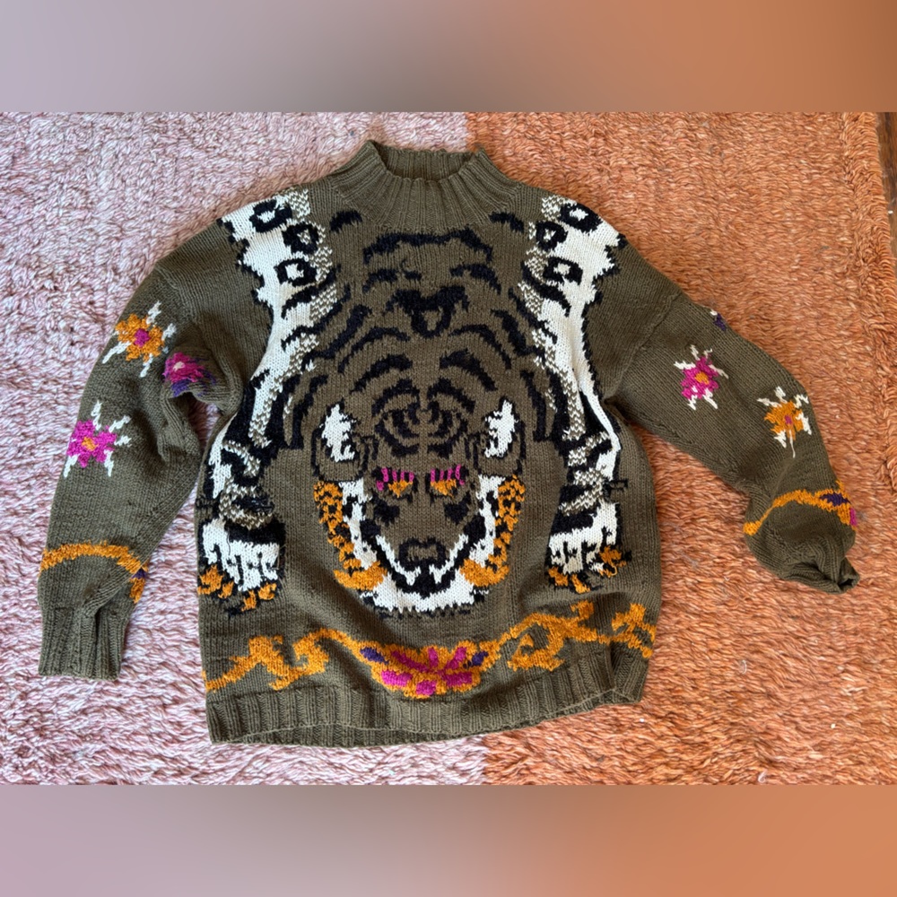 Vintage hand knit Studio by Michelle Stuart sweater.